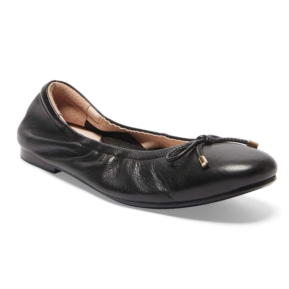 Allegra Flat in Black Leather