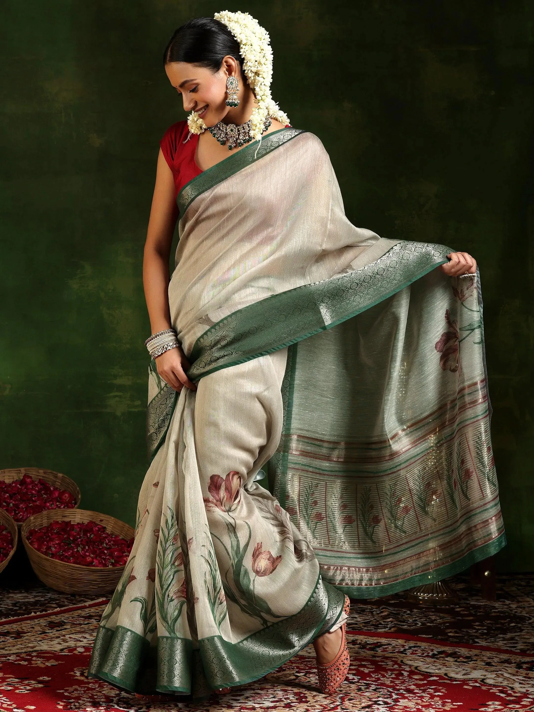 Beige Printed Silk Blend Saree With Unstitched Blouse Piece