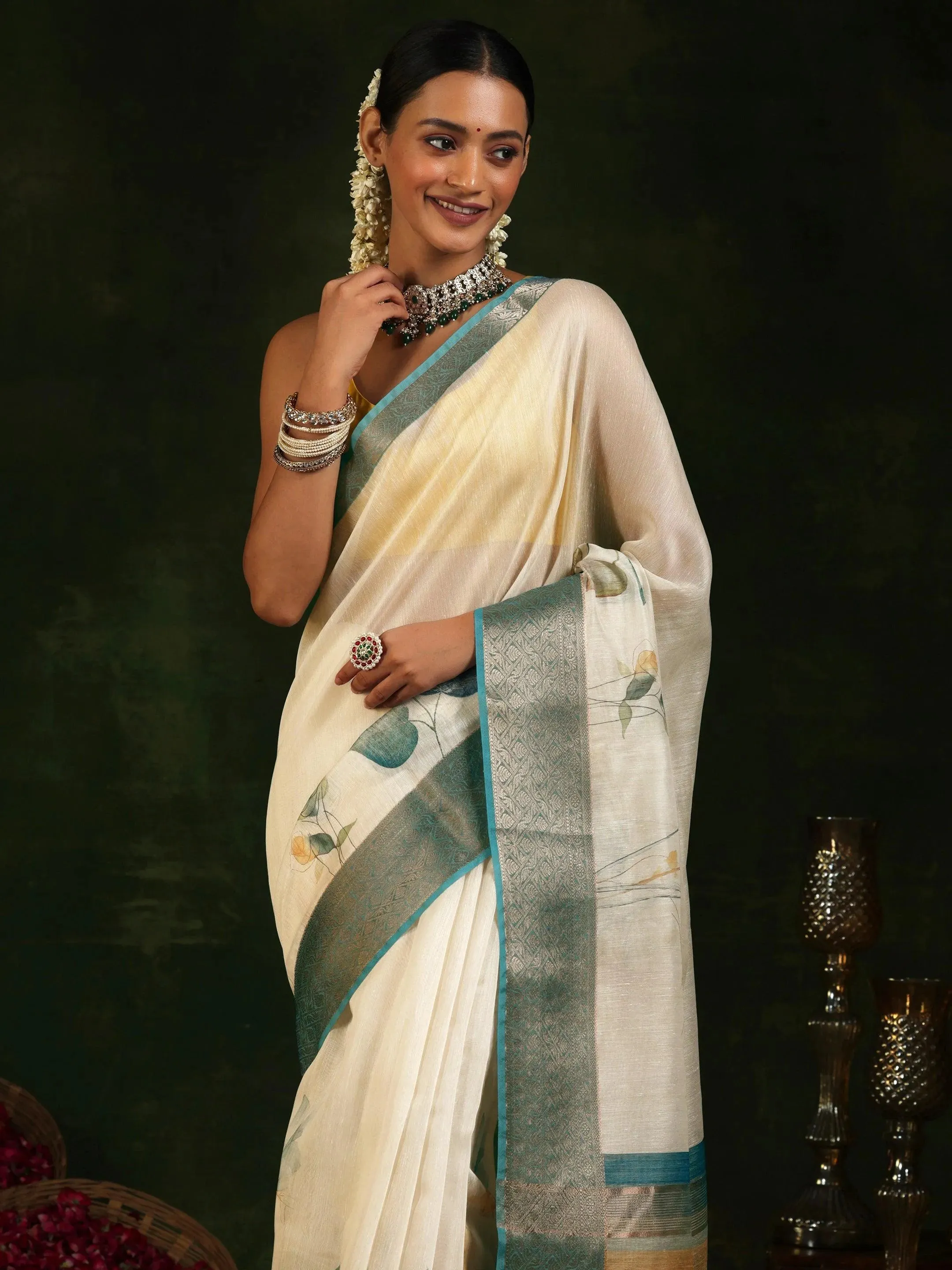 Beige Printed Silk Blend Saree With Unstitched Blouse Piece