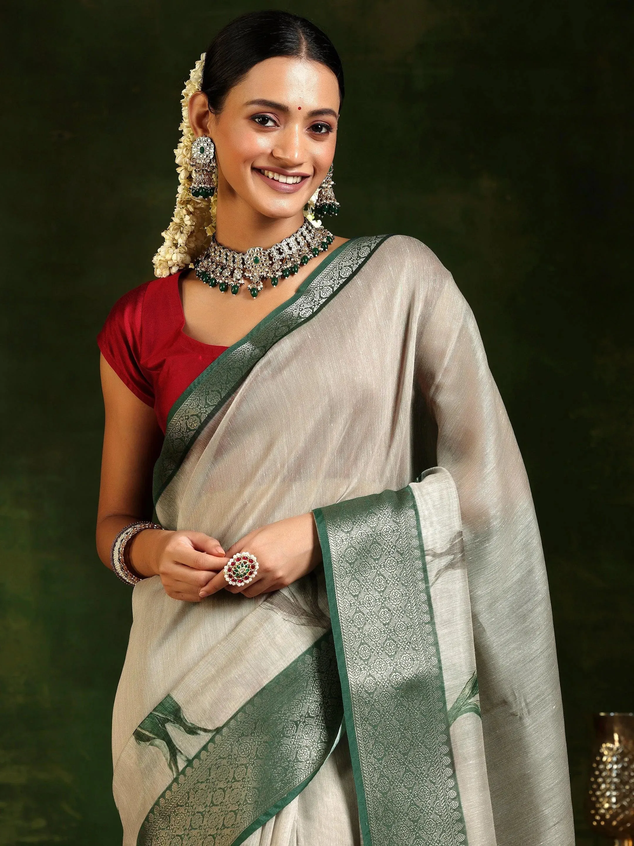 Beige Printed Silk Blend Saree With Unstitched Blouse Piece