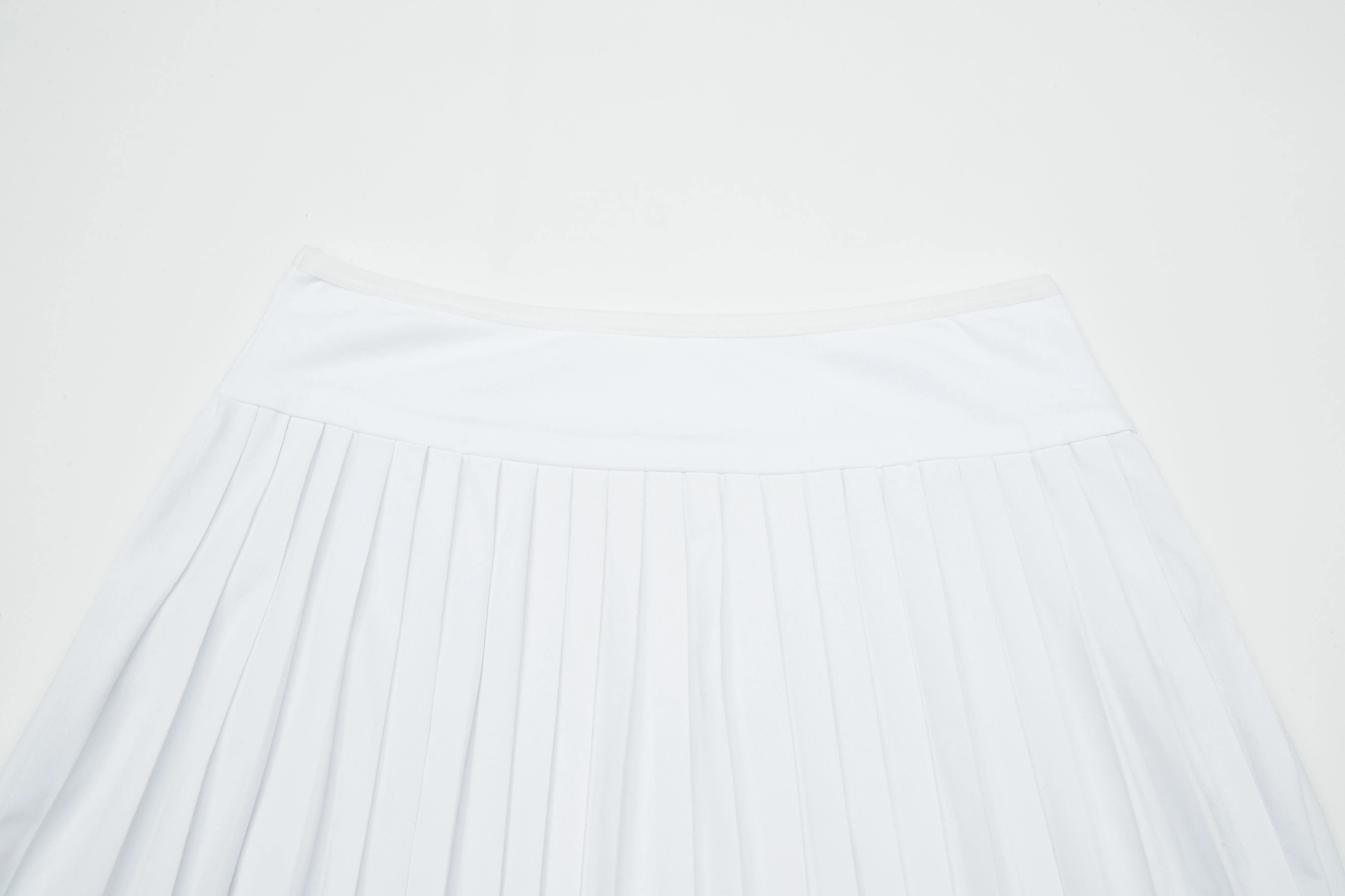 MM MINI PLEATS - WHITE.