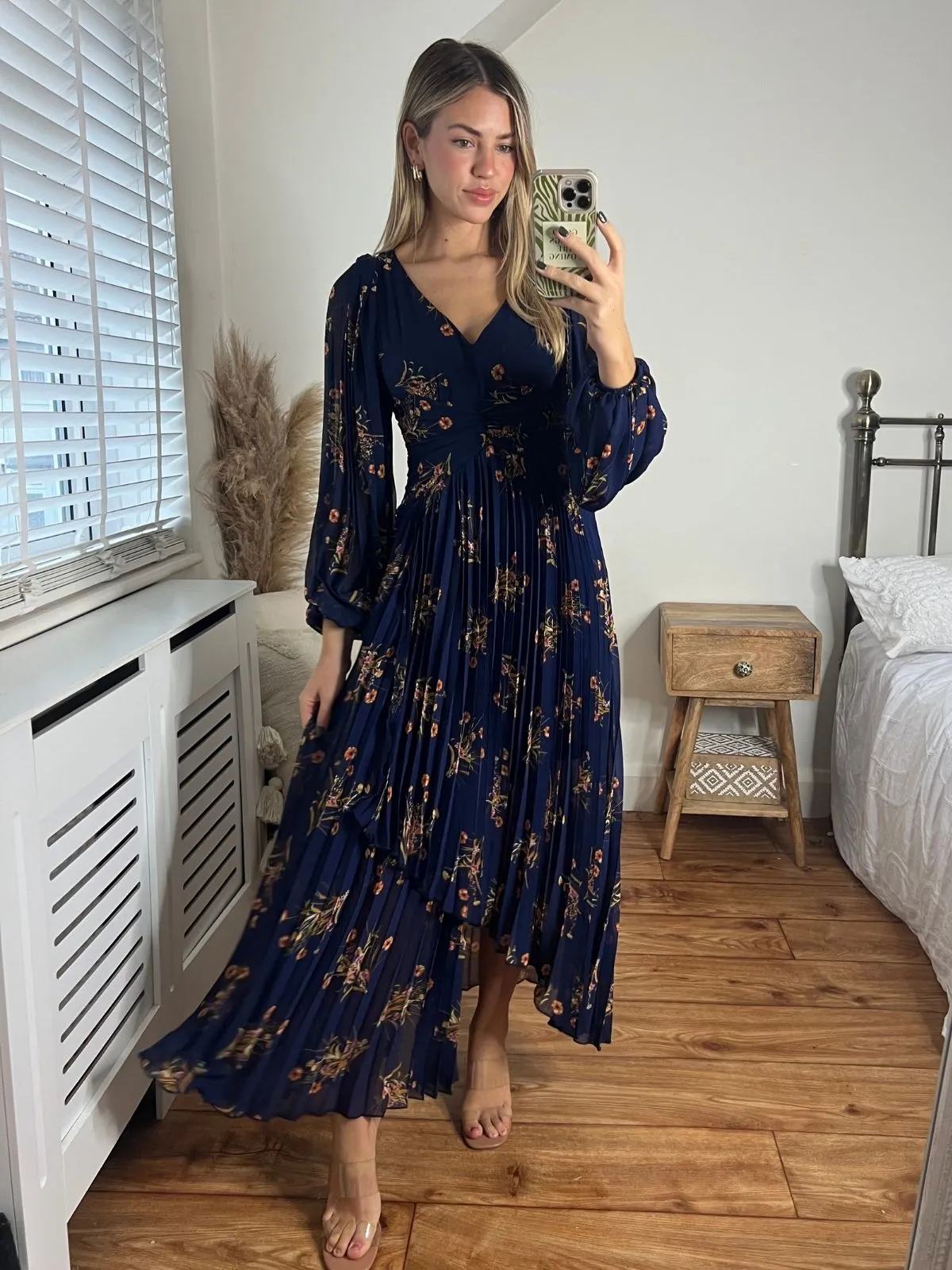 Toni Long Sleeved Pleated Maxi Dress / Navy Floral