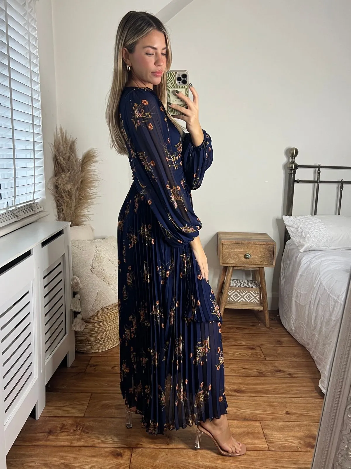 Toni Long Sleeved Pleated Maxi Dress / Navy Floral