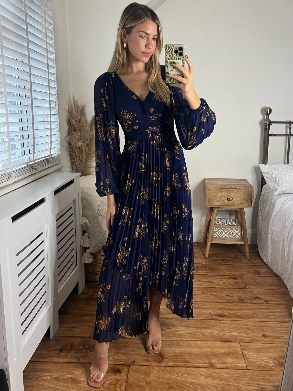 Toni Long Sleeved Pleated Maxi Dress / Navy Floral